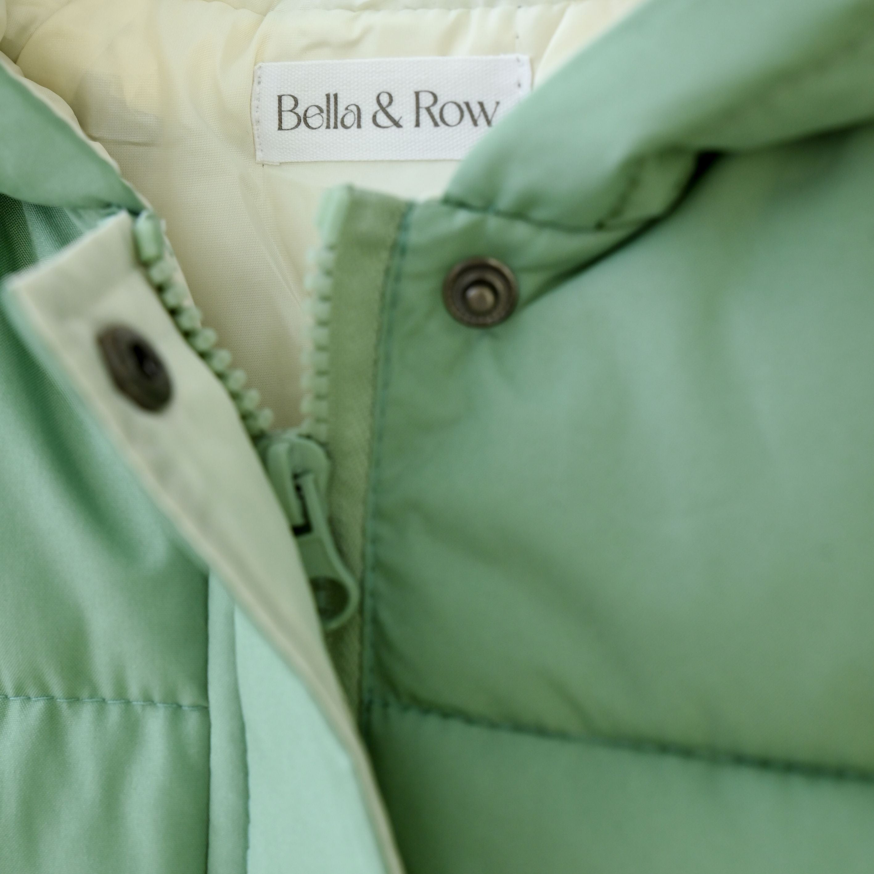 Bella & Row | The Wanderer Puffer | Sage