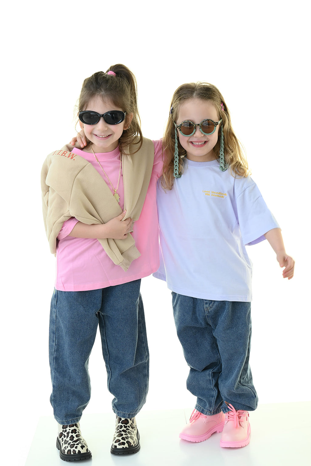Bella & Row | The Free Jean | River